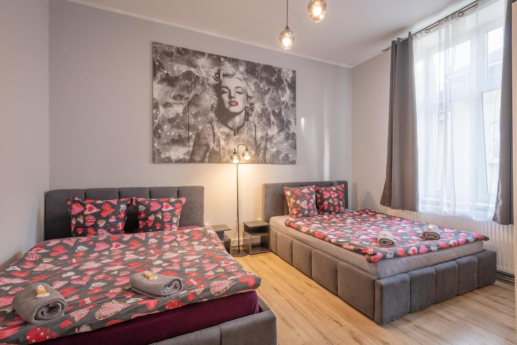 70S Business Room Krakow Luaran gambar