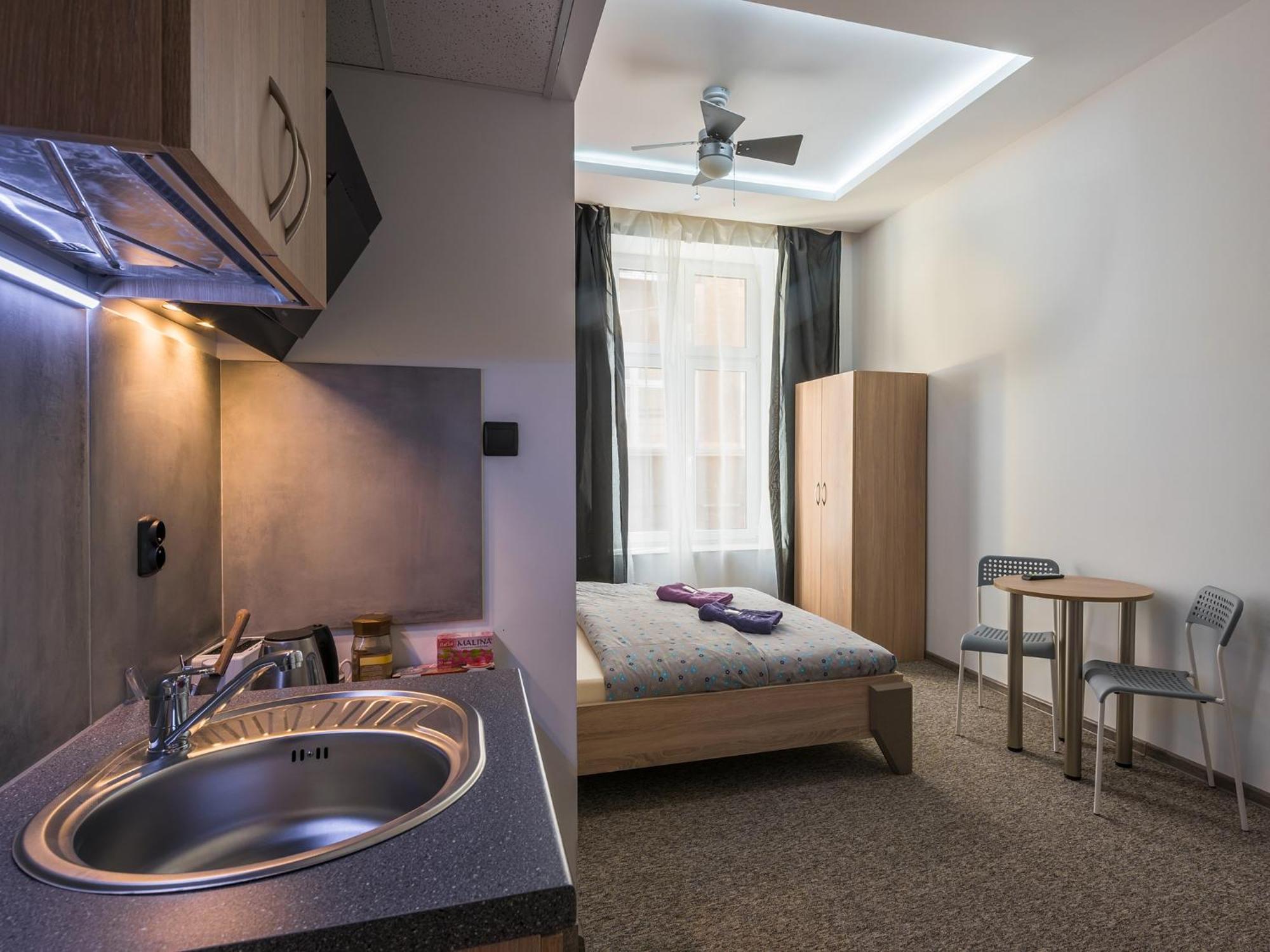 70S Business Room Krakow Luaran gambar